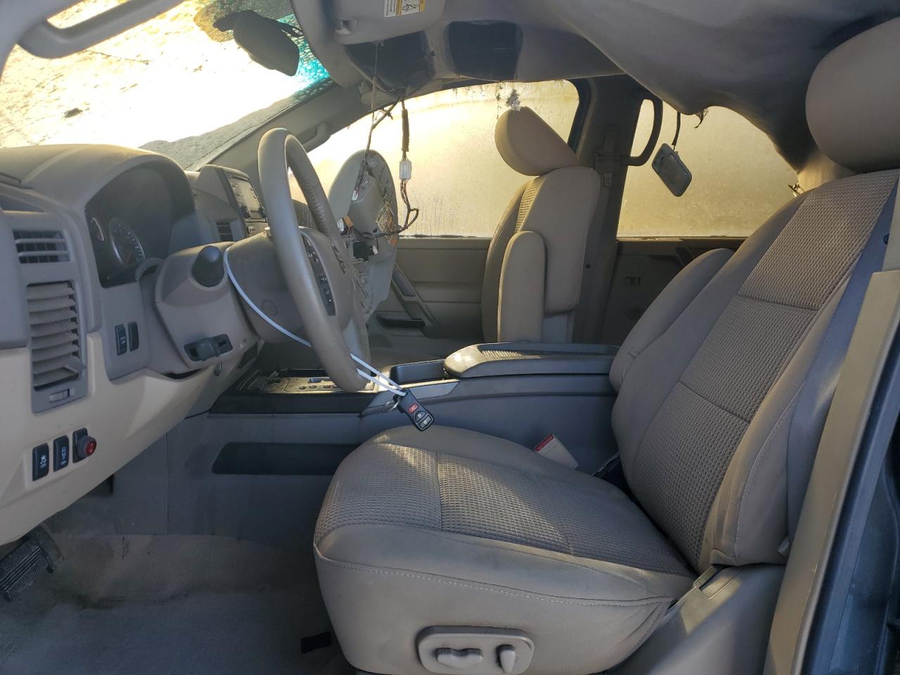 2013 Nissan Titan - Image 7
