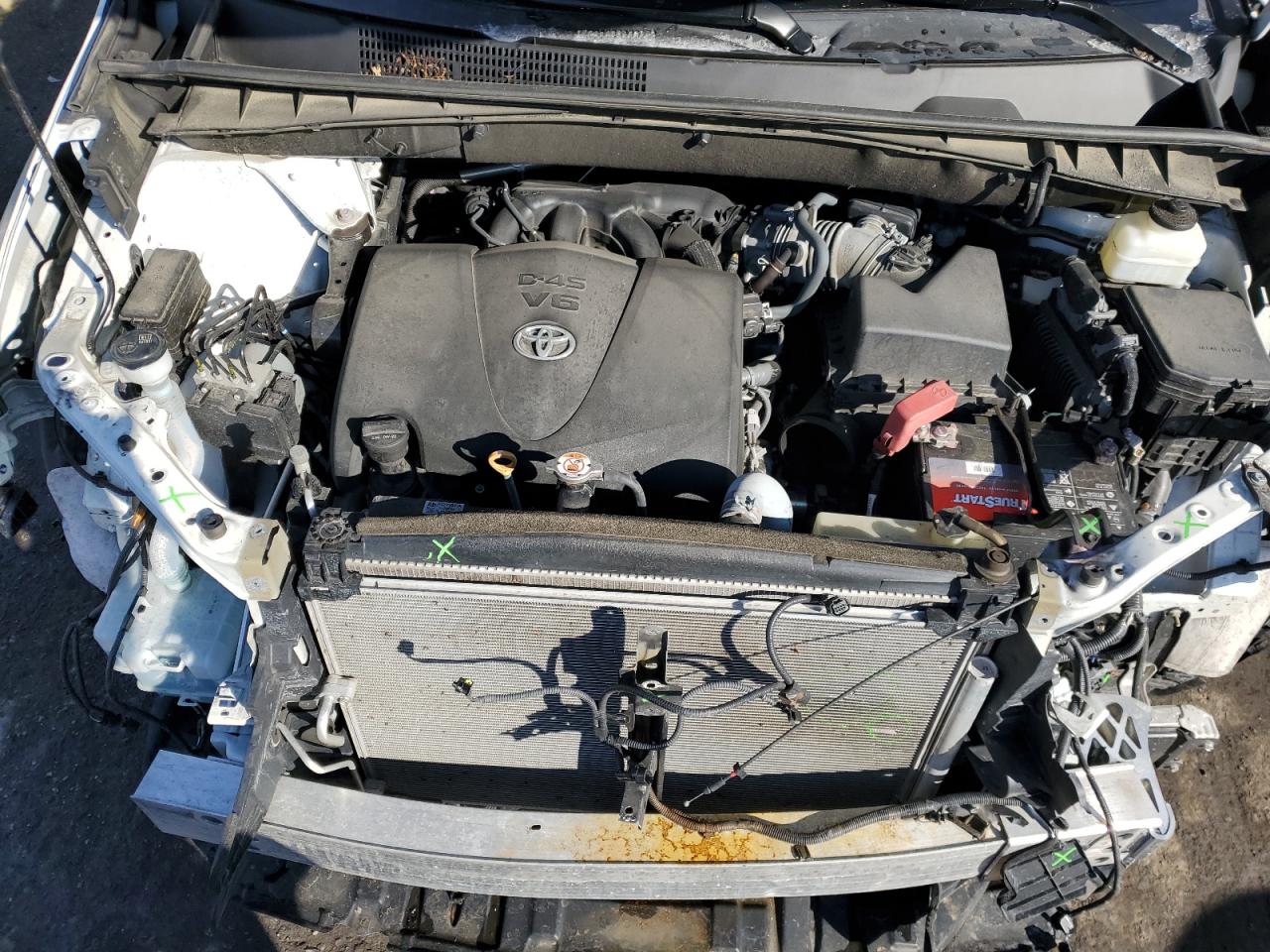 2019 Toyota Highlander - Image 12