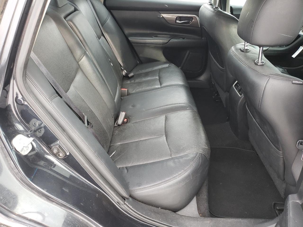 2015 Nissan Altima - Image 10