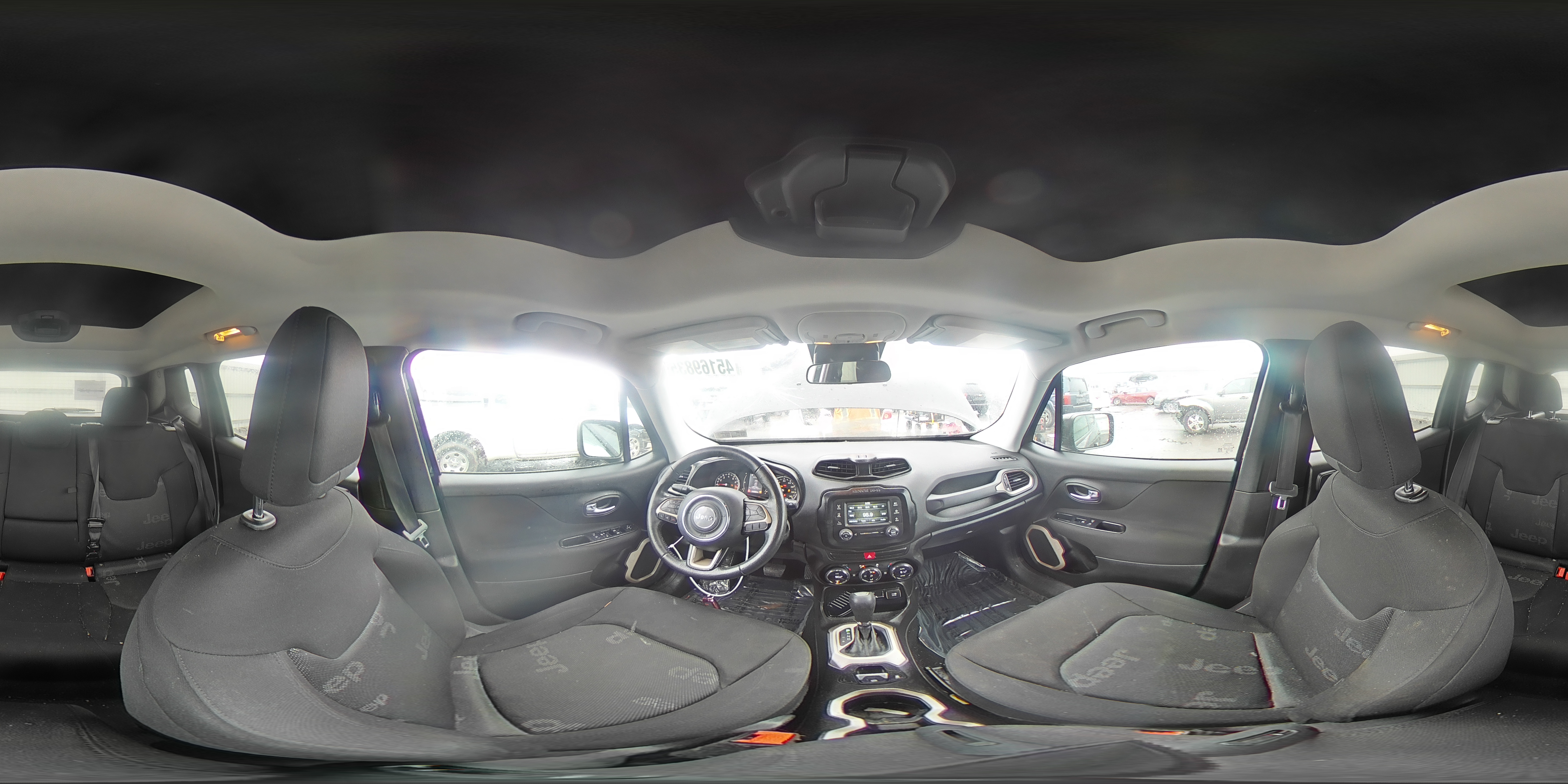 2015 Jeep Renegade - Image 14