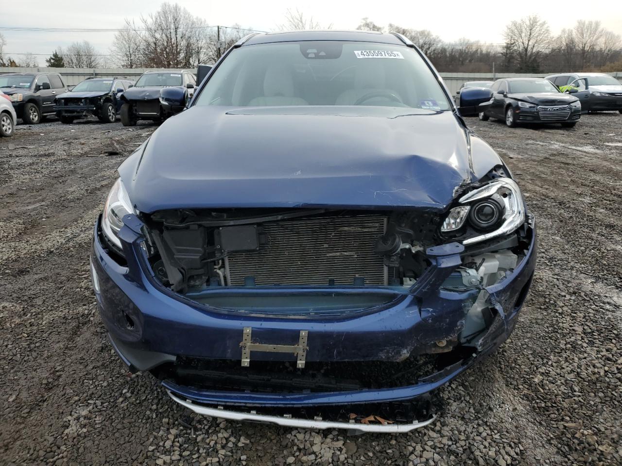 2015 Volvo XC60 - Image 5
