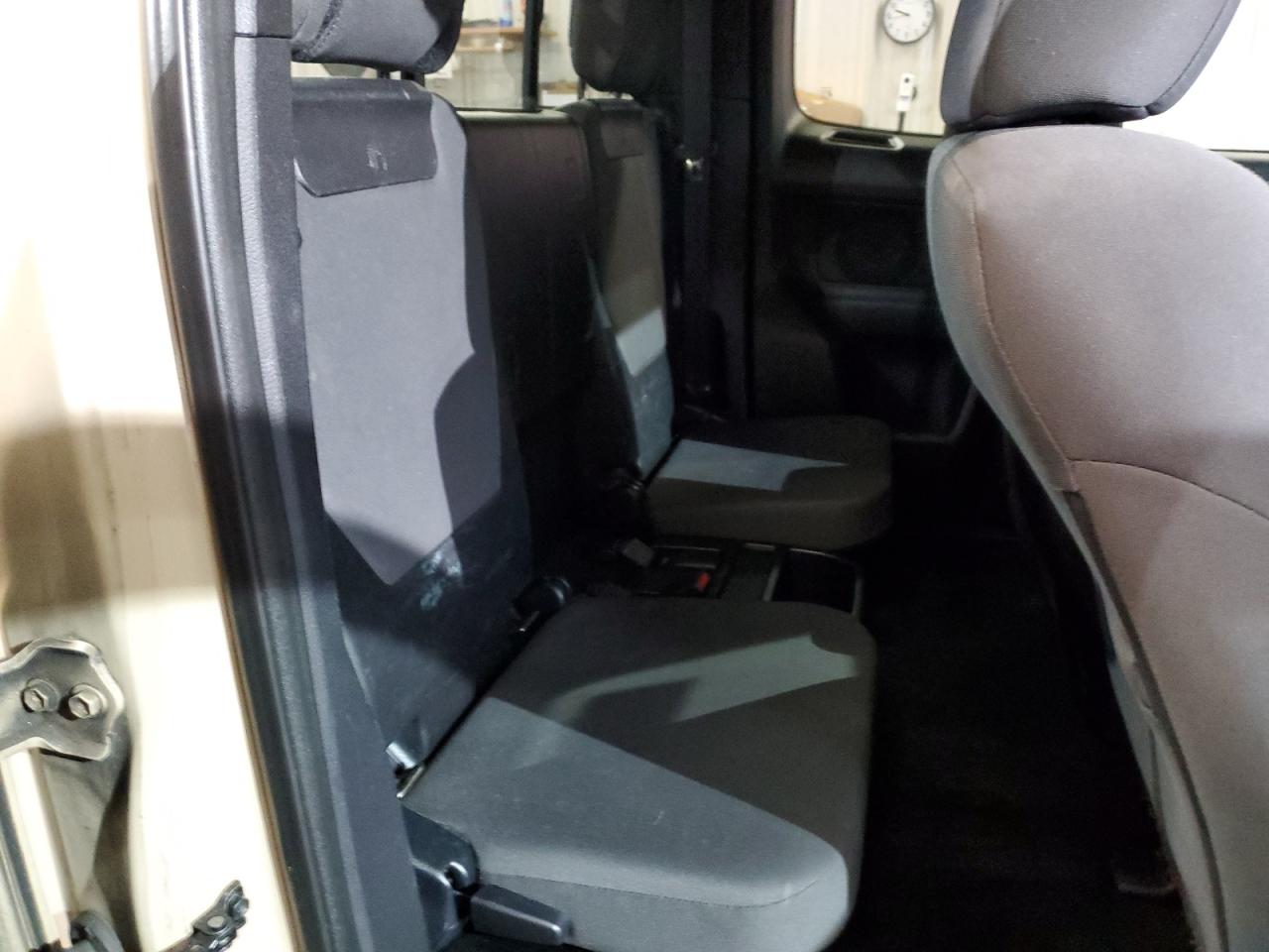 2016 Toyota Tacoma - Image 10