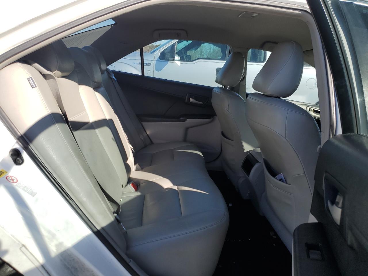 2012 Toyota Camry - Image 10