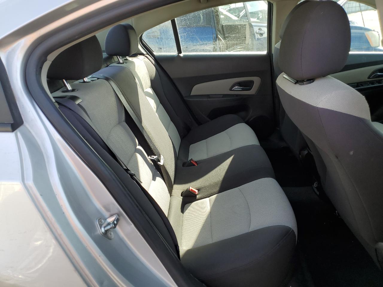 2015 Chevrolet Cruze - Image 10