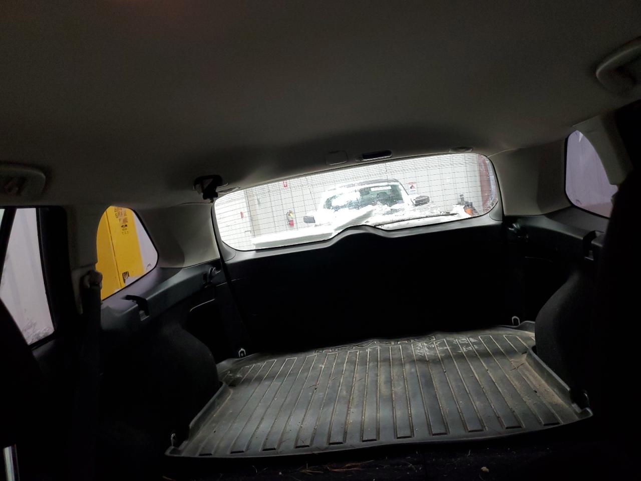 2011 Subaru Outback - Image 10