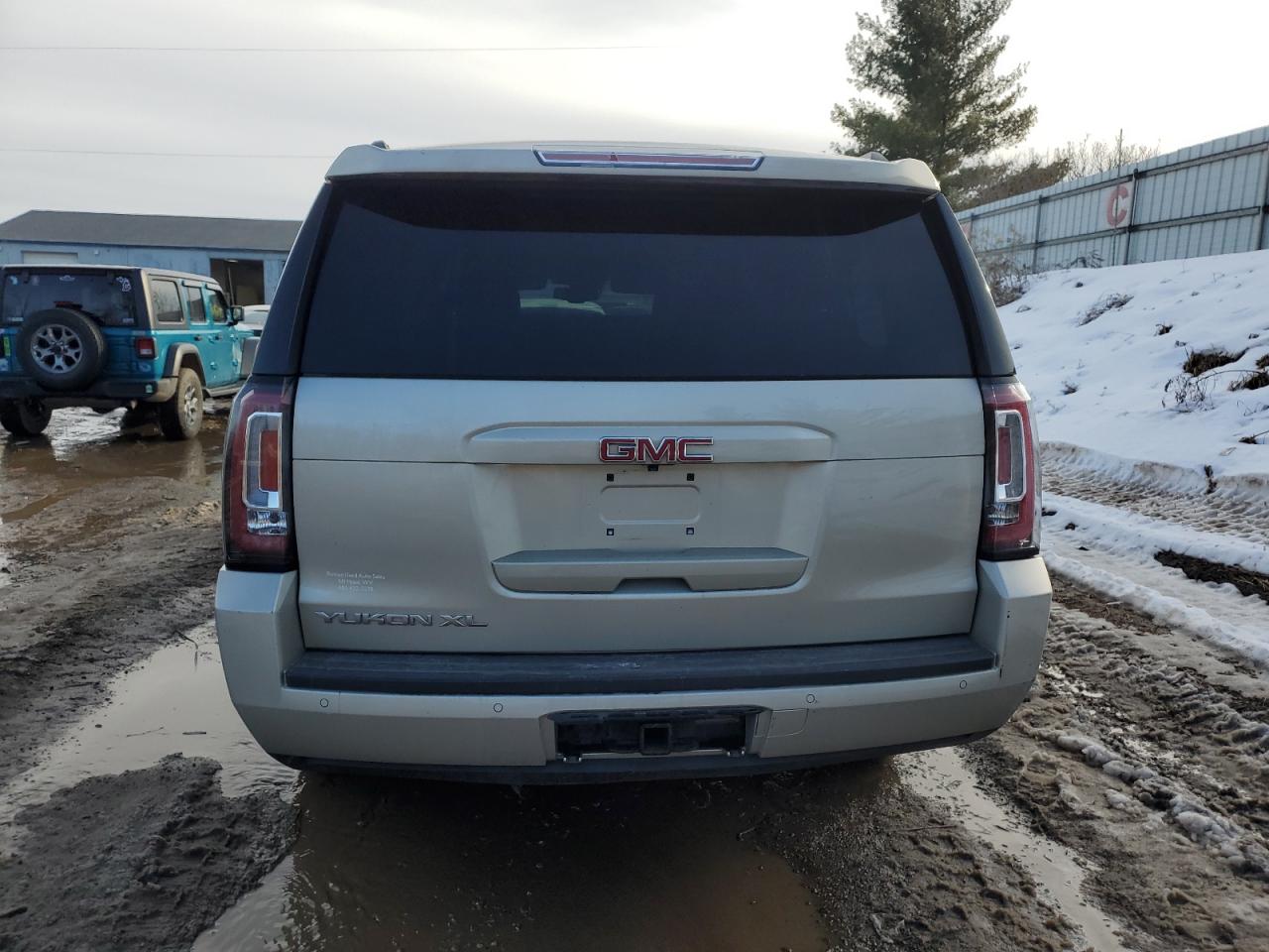 2017 GMC Yukon - Image 6