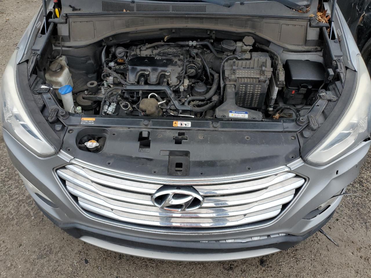 2014 Hyundai Santa Fe - Image 12