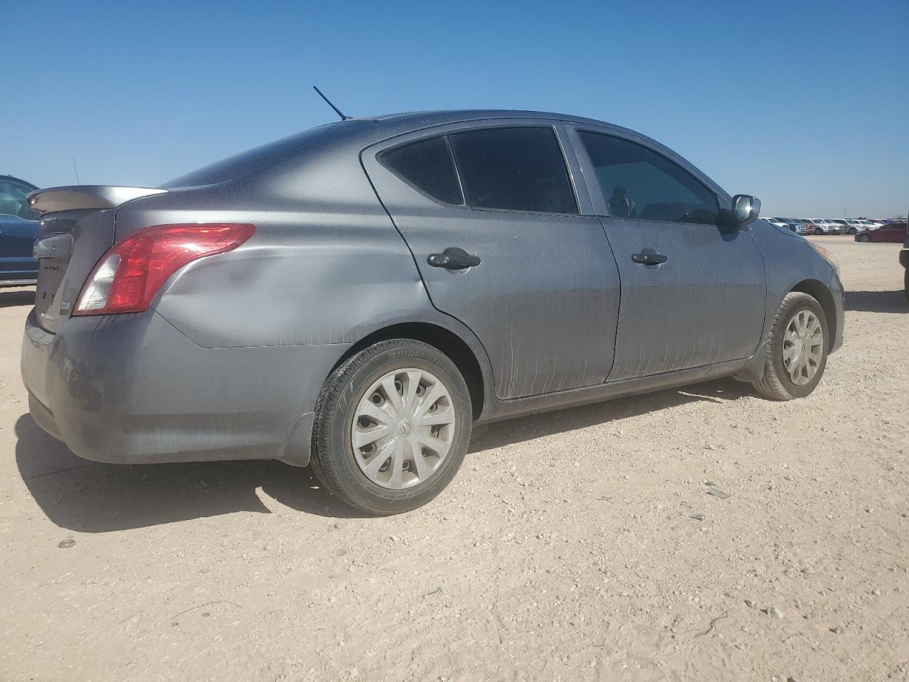 2016 Nissan Versa - Image 3