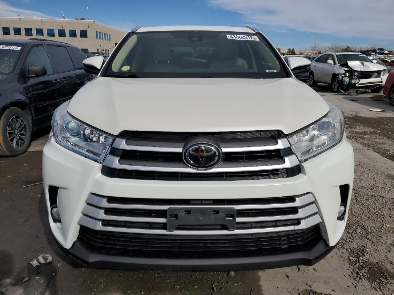 2018 Toyota Highlander - Image 5