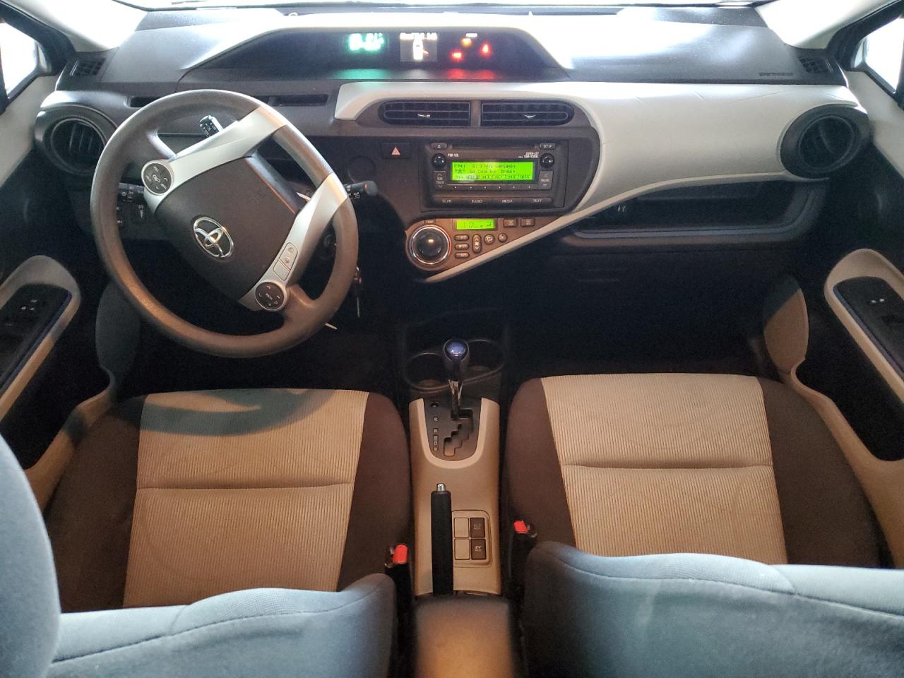 2012 Toyota Prius - Image 8