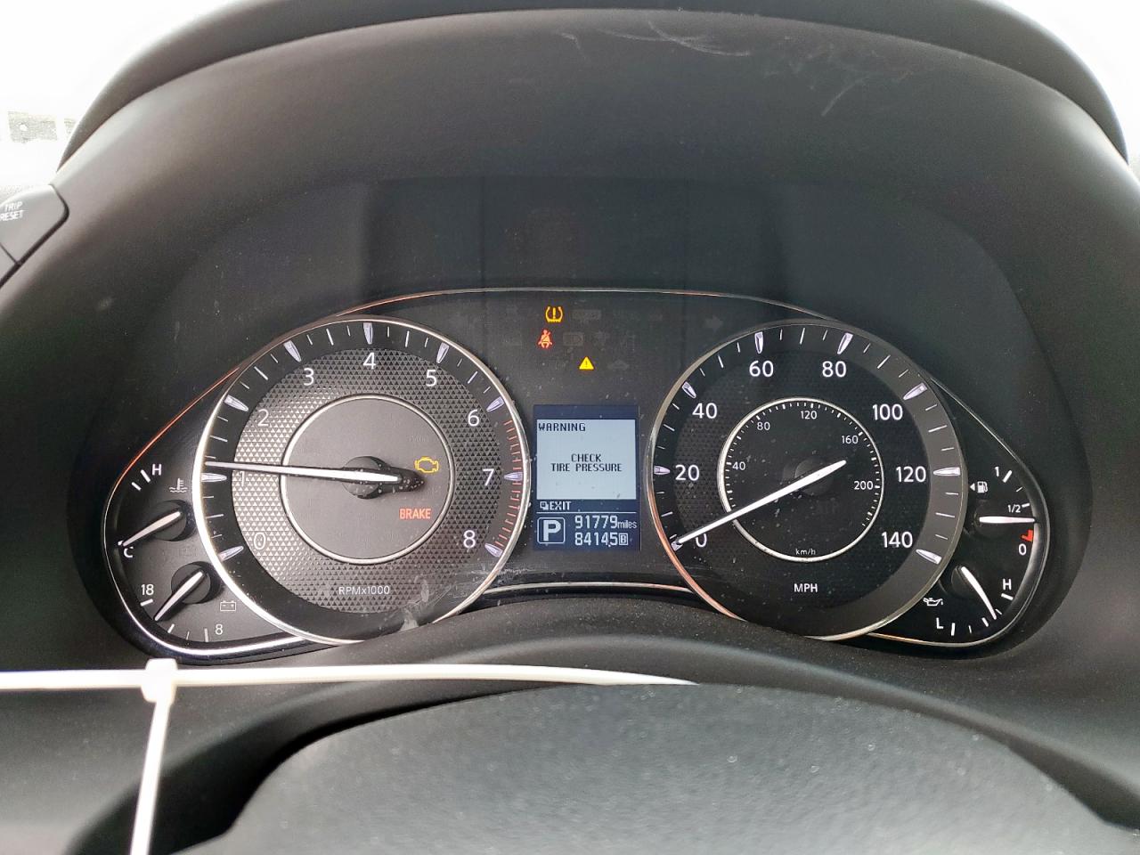 2017 Nissan Armada - Image 9