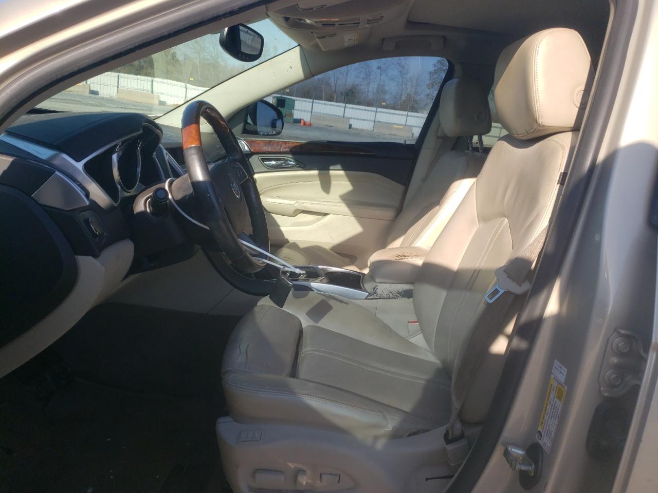 2010 Cadillac SRX - Image 7