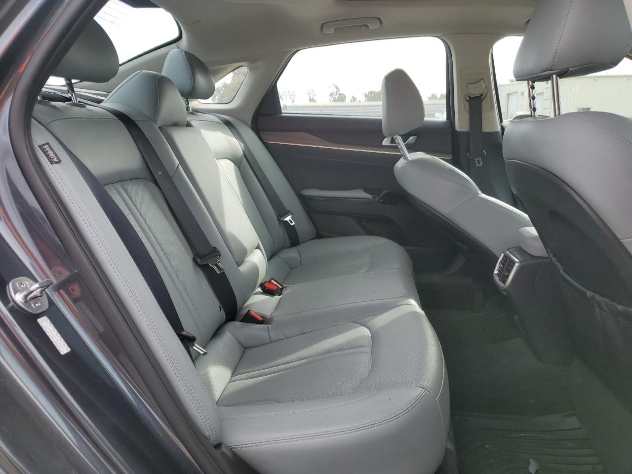 2021 Kia K5 - Image 10