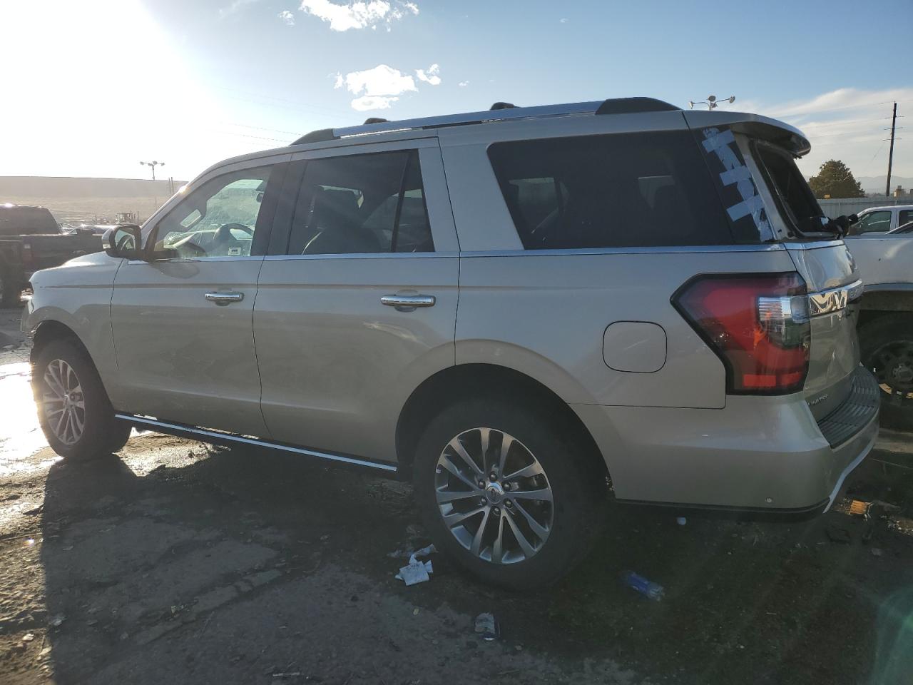 2018 Ford Expedition - Image 2