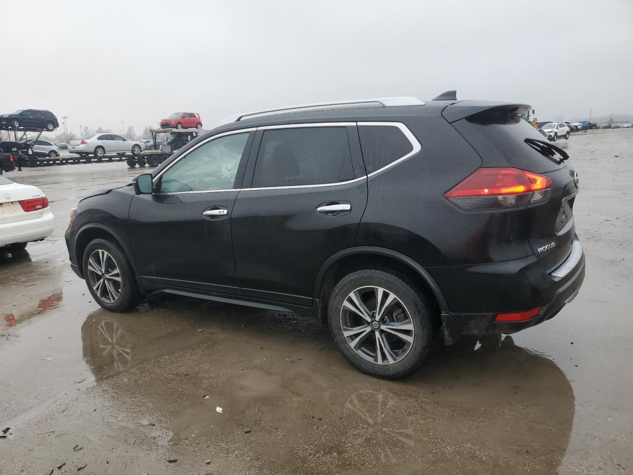 2019 Nissan Rogue - Image 2