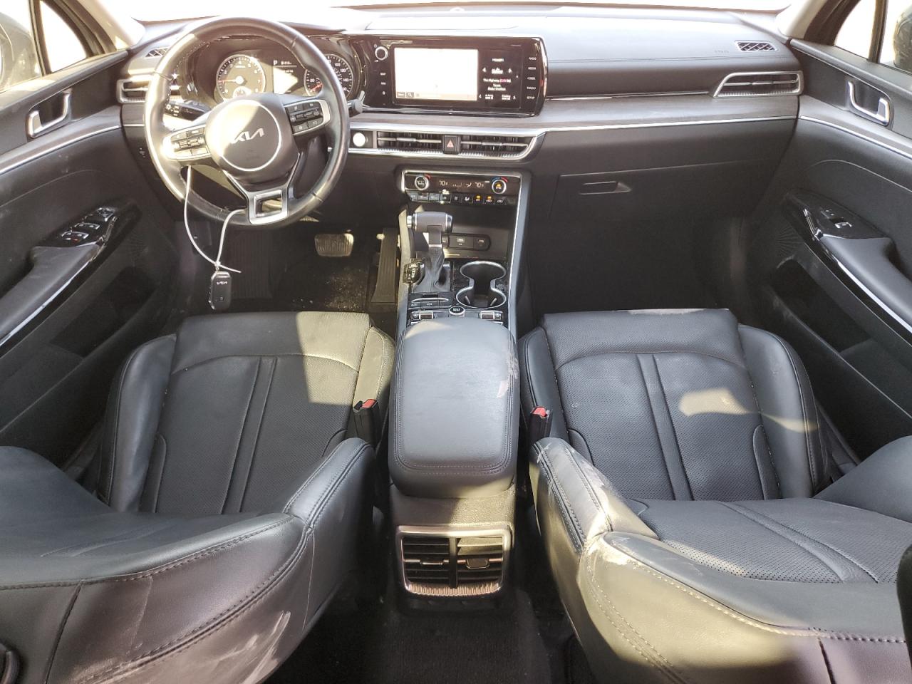 2023 Kia K5 - Image 8