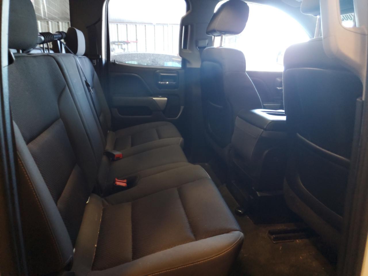 2015 Chevrolet Silverado - Image 10