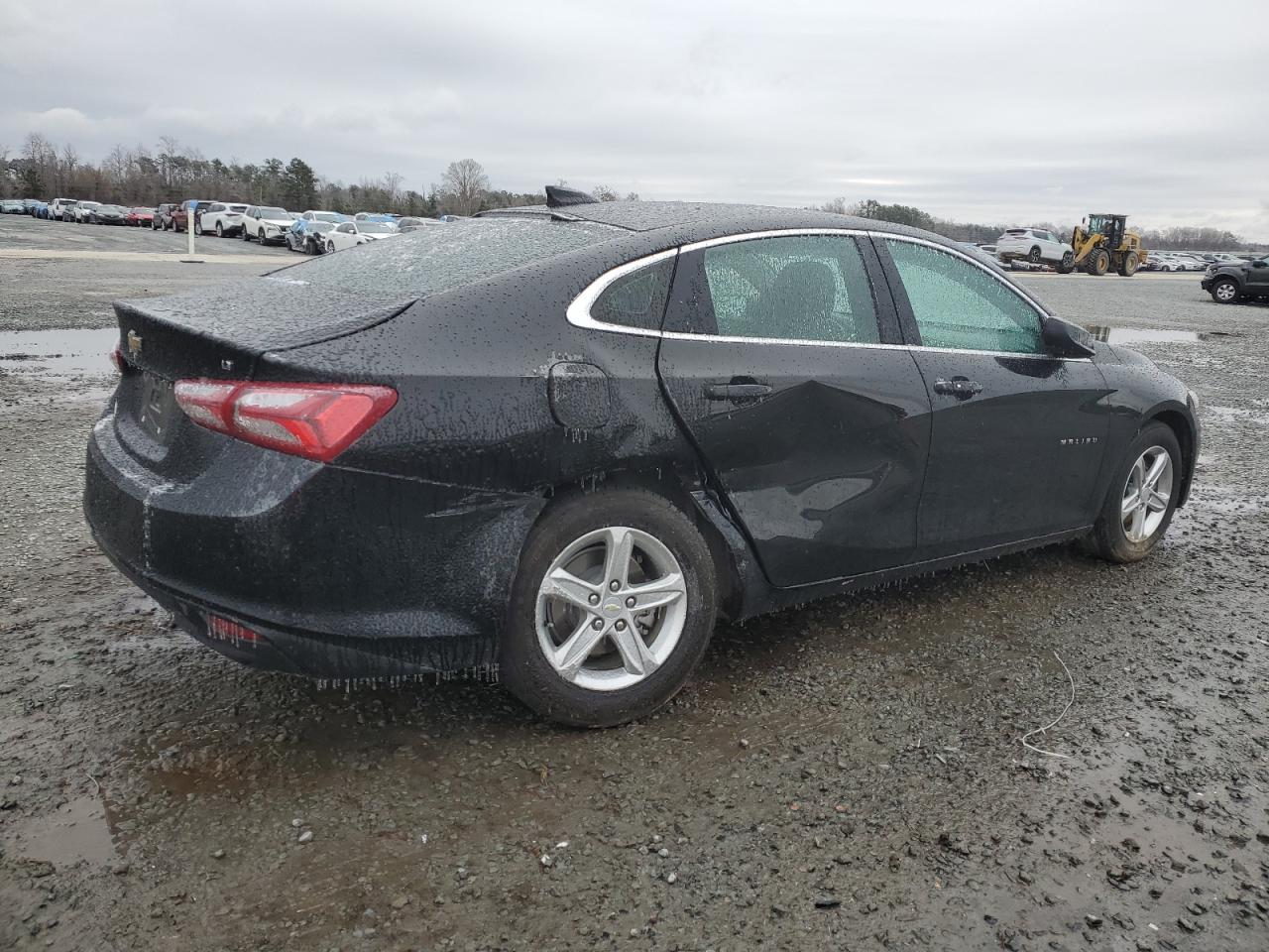 2022 Chevrolet Malibu - Image 3