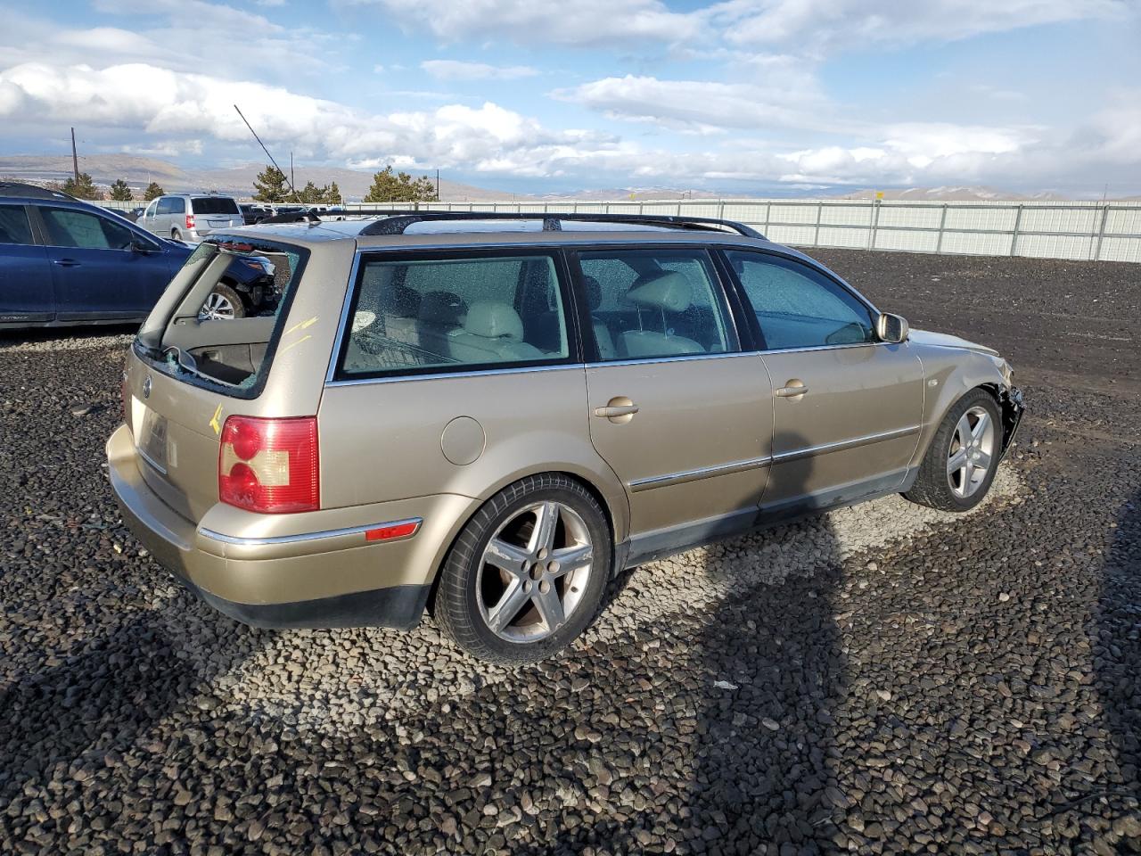 2001 Volkswagen Passat - Image 3