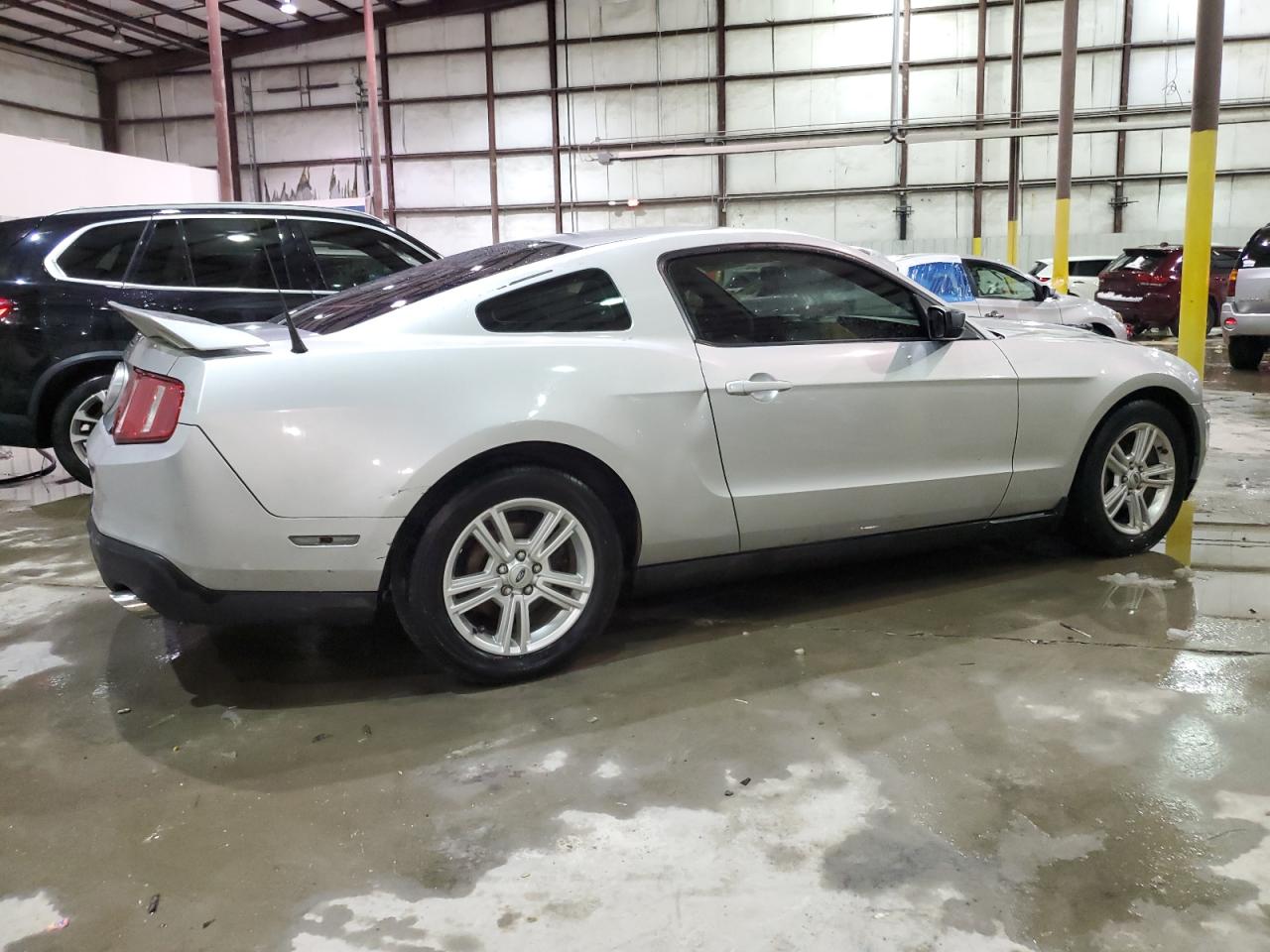 2010 Ford Mustang - Image 3