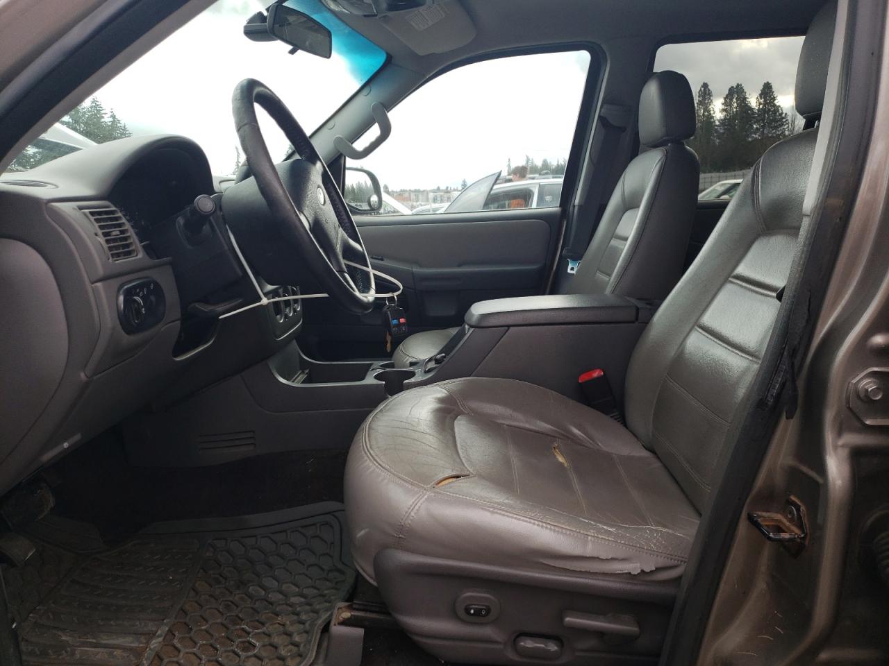 2005 Ford Explorer - Image 7