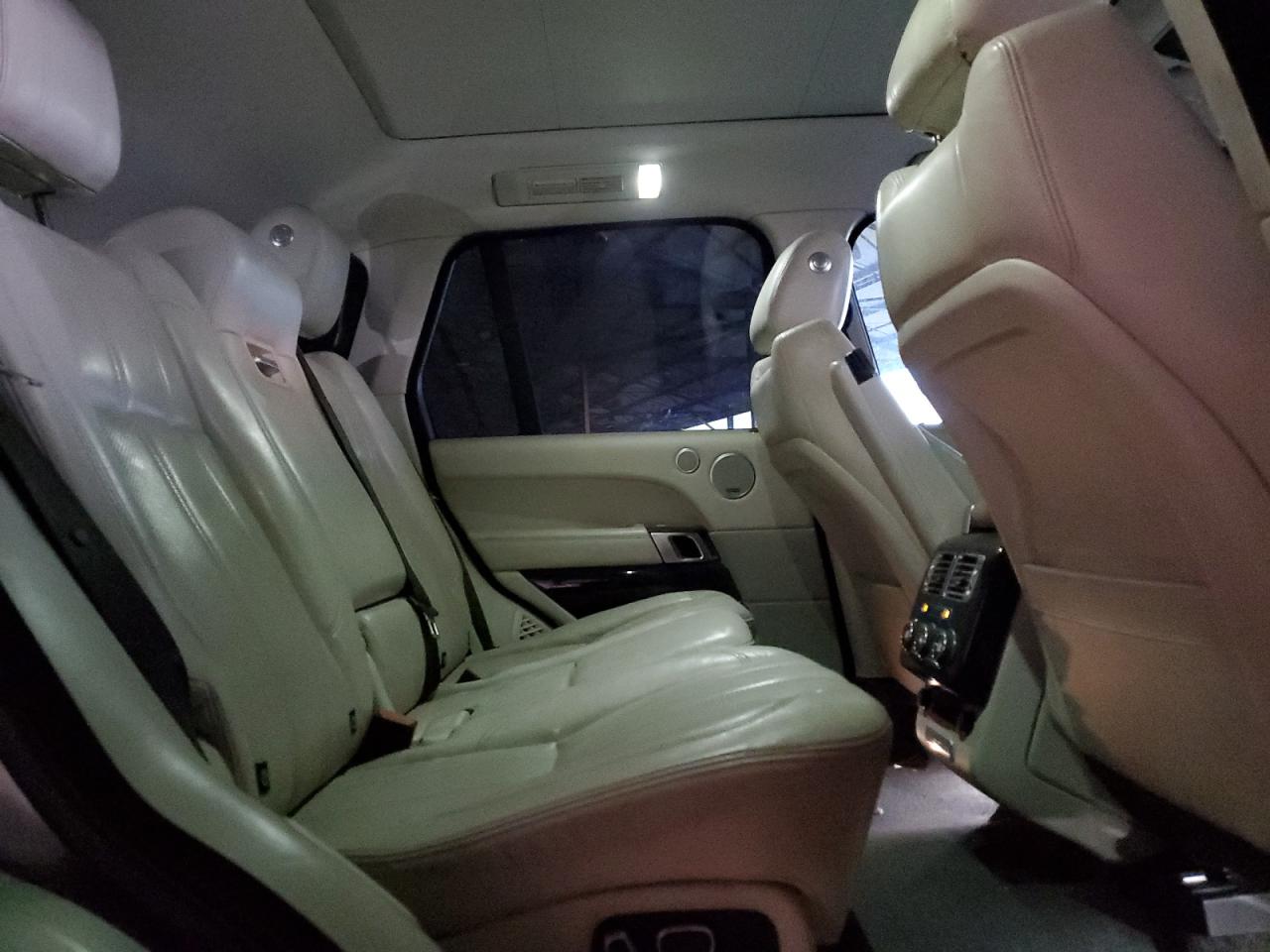 2013 Land Rover Range Rover - Image 10