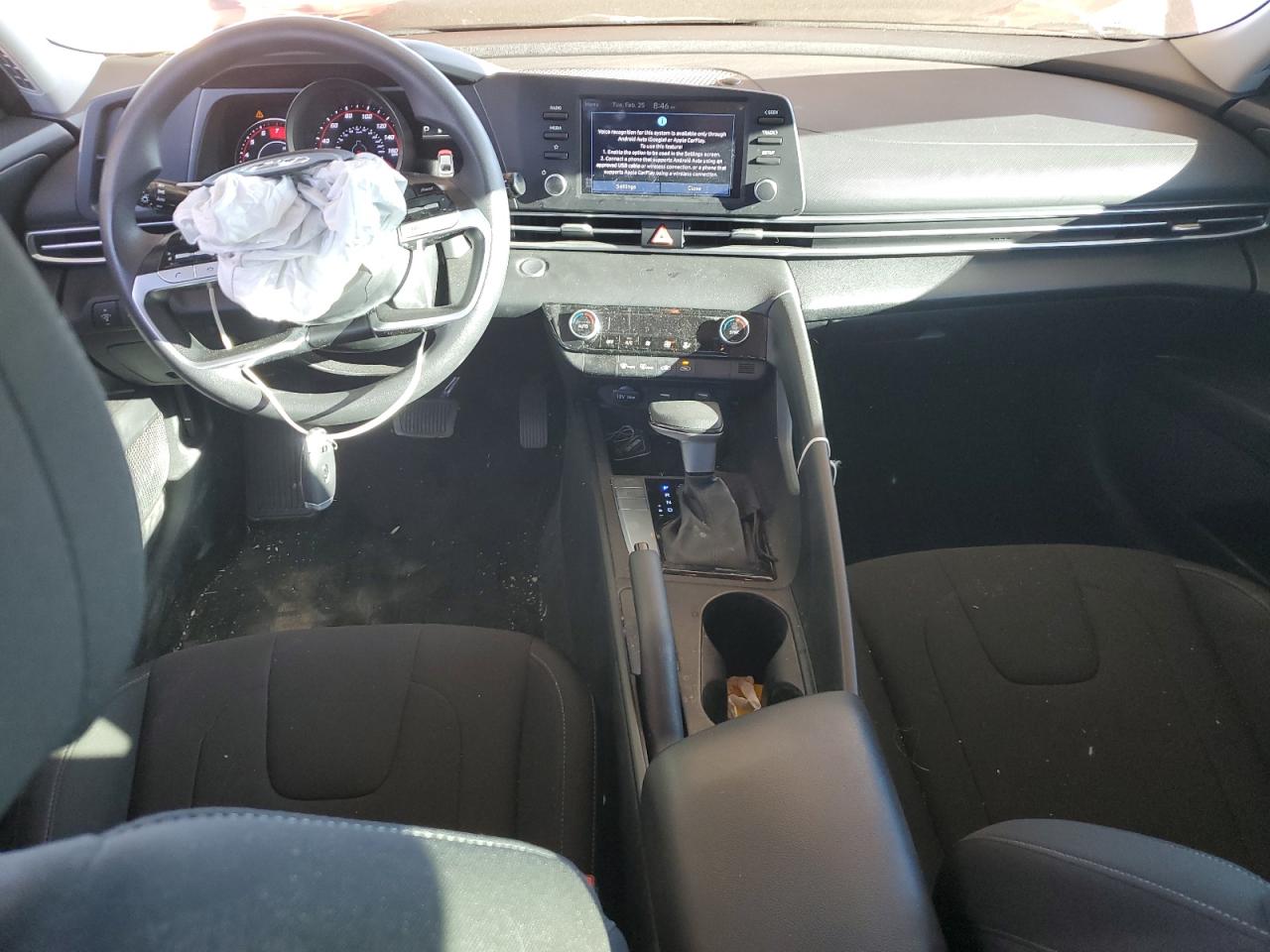 2022 Hyundai Elantra - Image 8