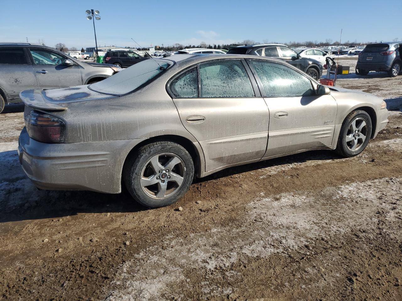 2003 Pontiac Bonneville - Image 3