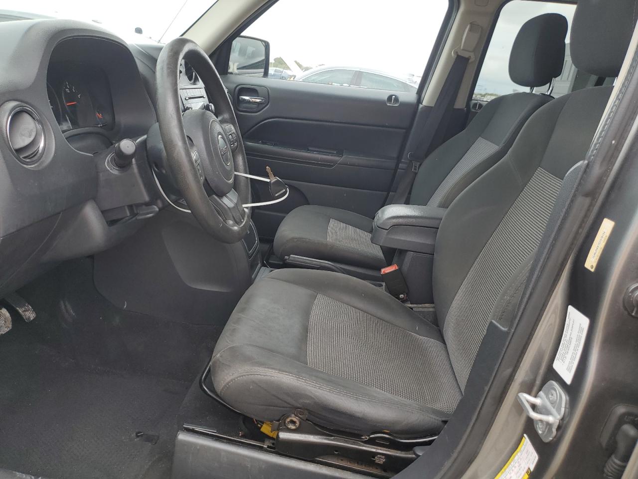 2012 Jeep Liberty (Patriot) - Image 7