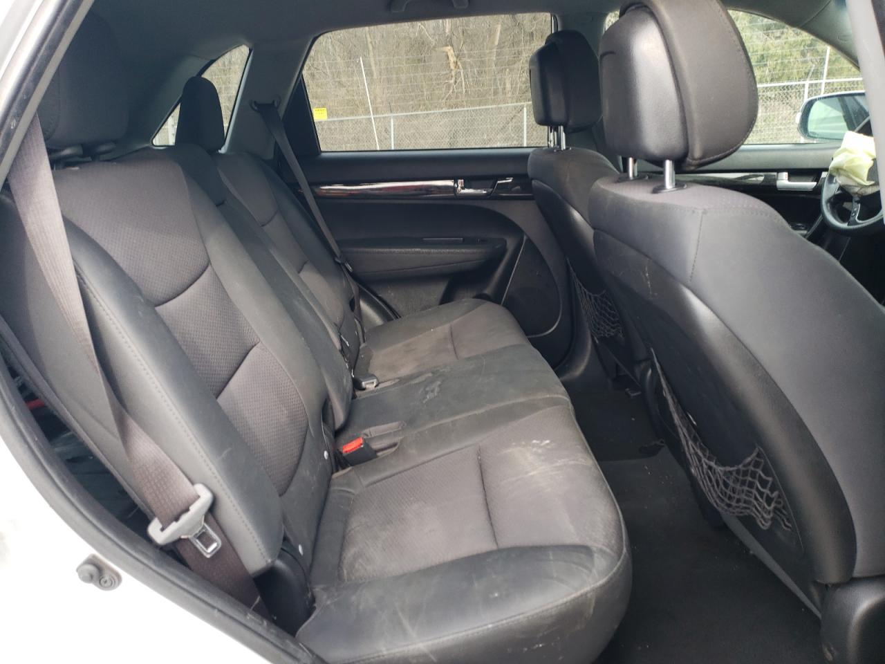 2011 Kia Sorento - Image 11
