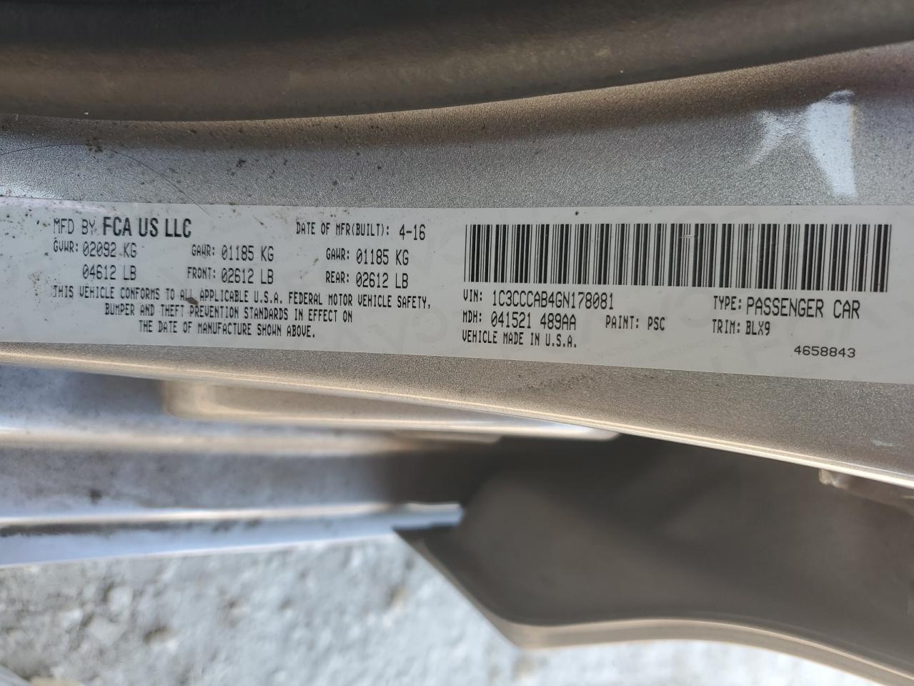 2016 Chrysler 200 - Image 12