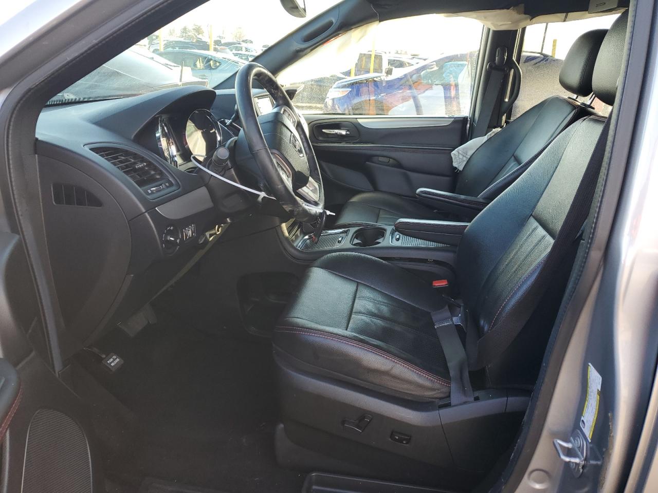 2019 Dodge Caravan - Image 7