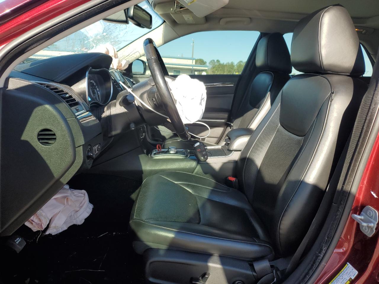 2019 Chrysler 300 - Image 7