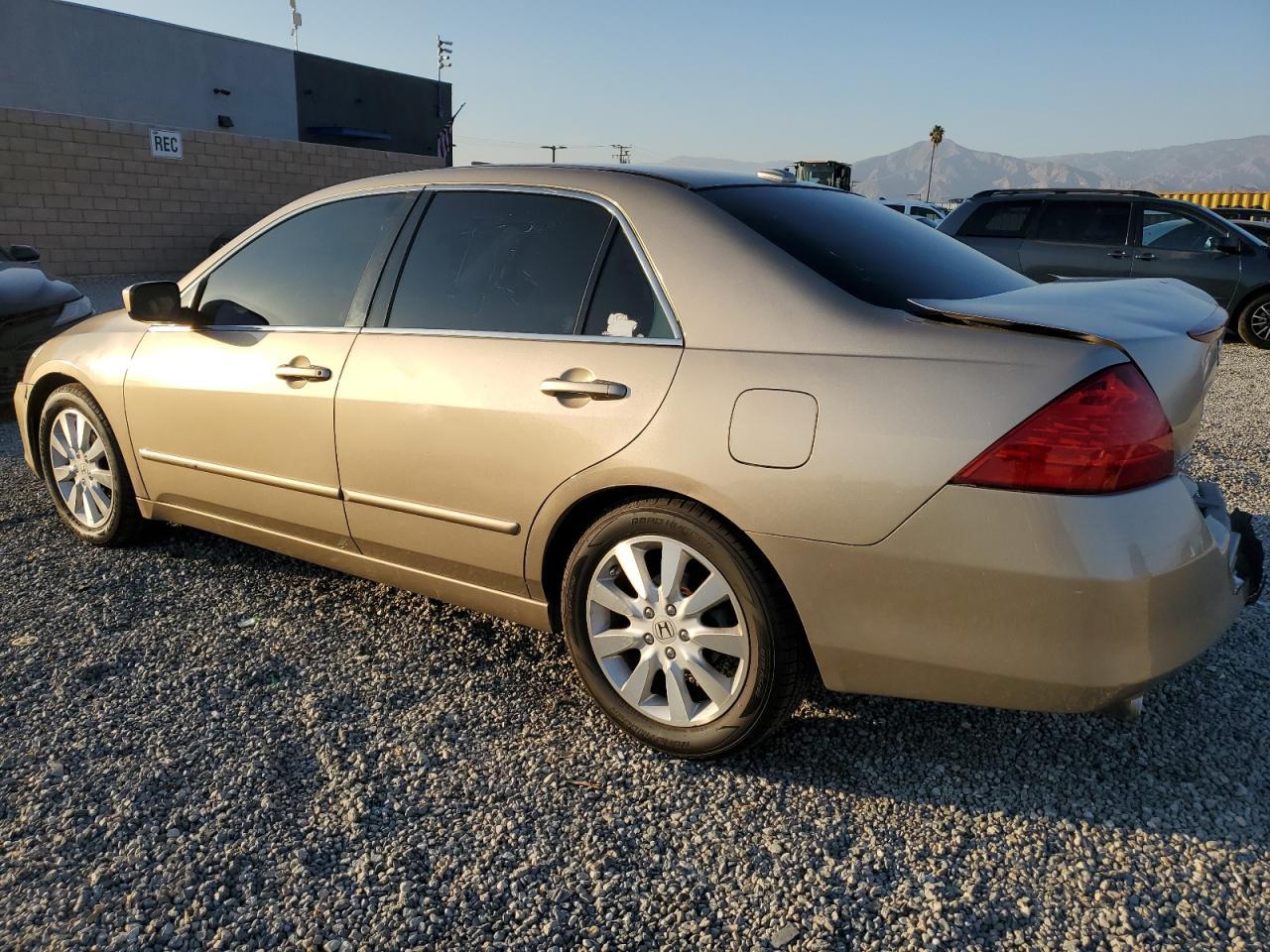 2007 Honda Accord - Image 2