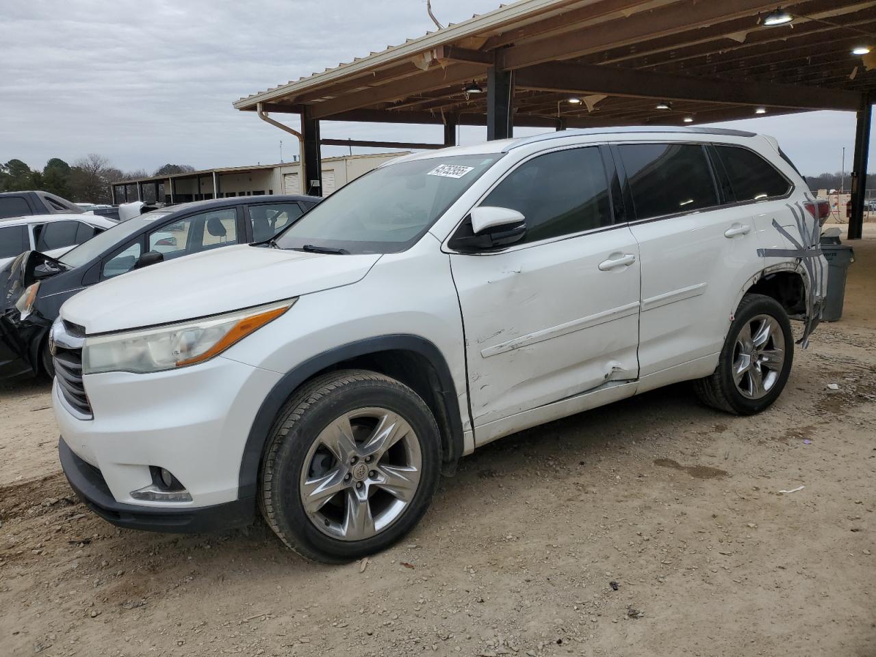 2015 Toyota Highlander - Image 1