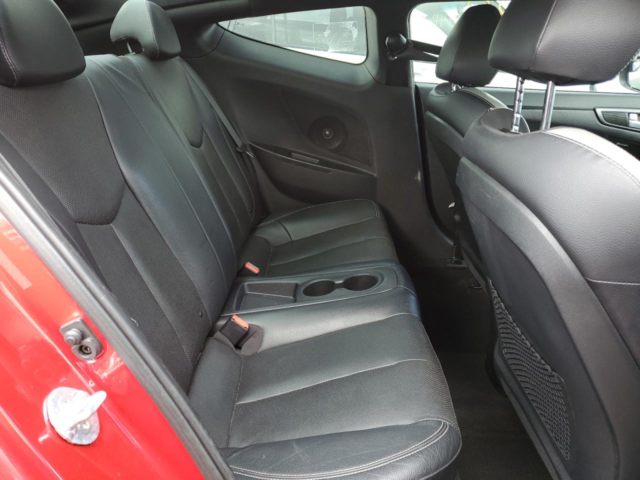 2016 Hyundai Veloster - Image 10