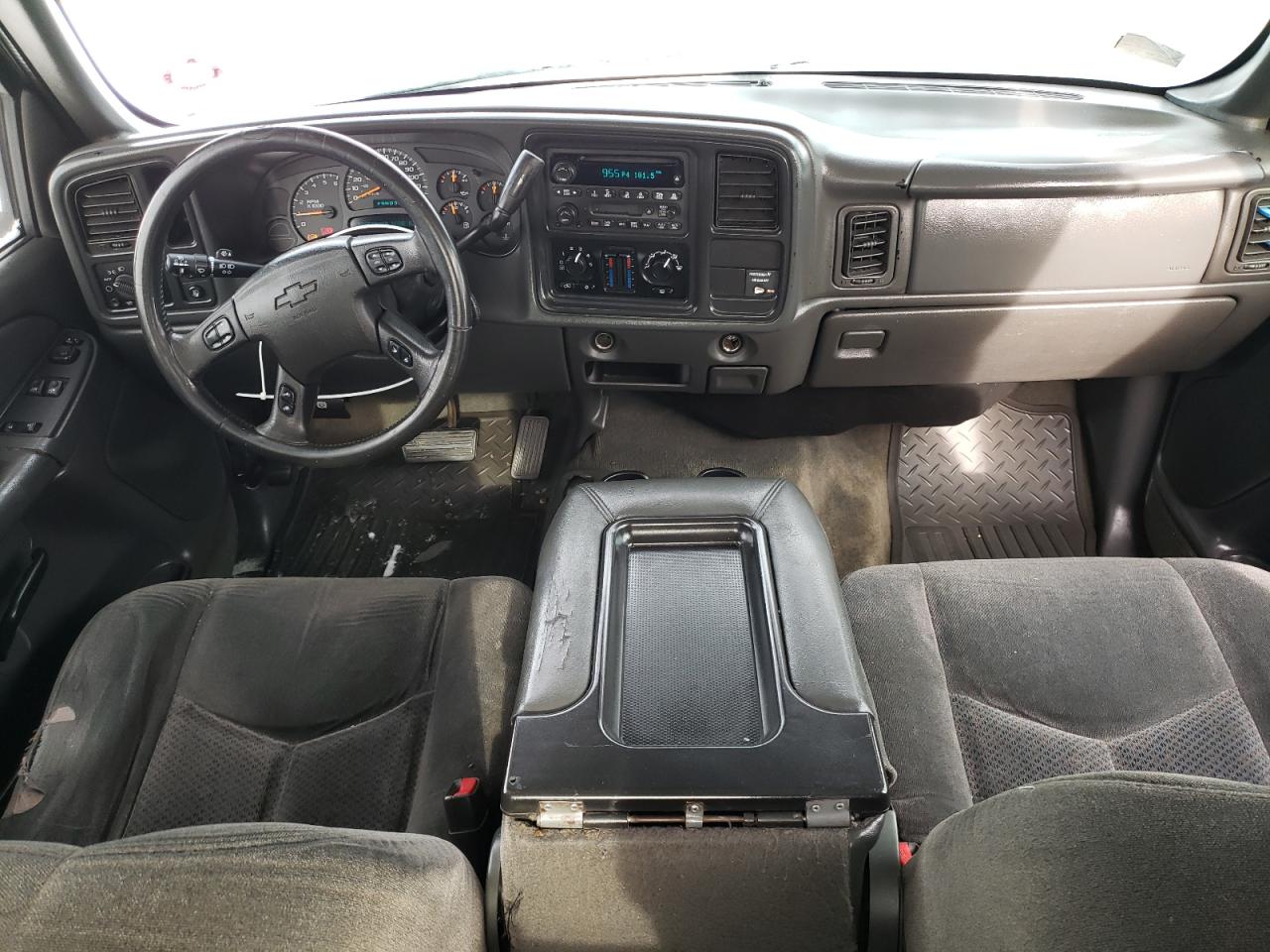 2004 Chevrolet Silverado - Image 8