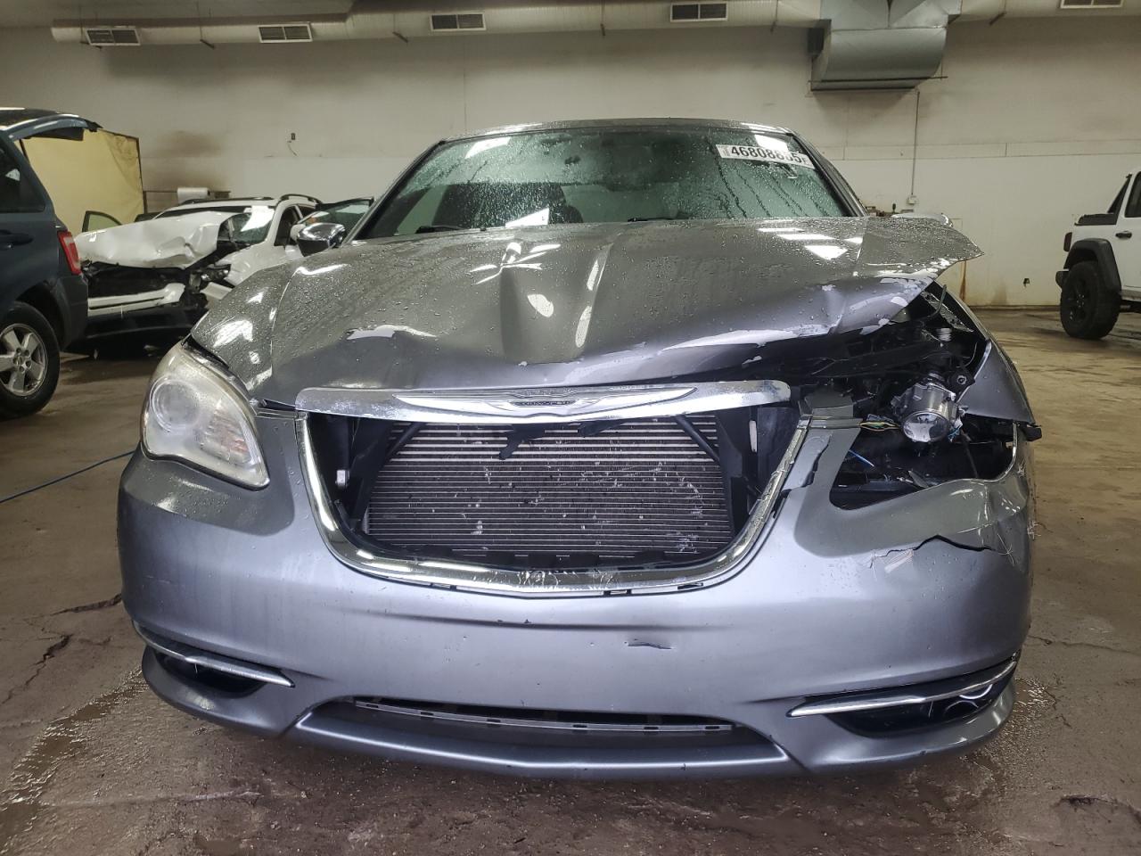 2012 Chrysler 200 - Image 5
