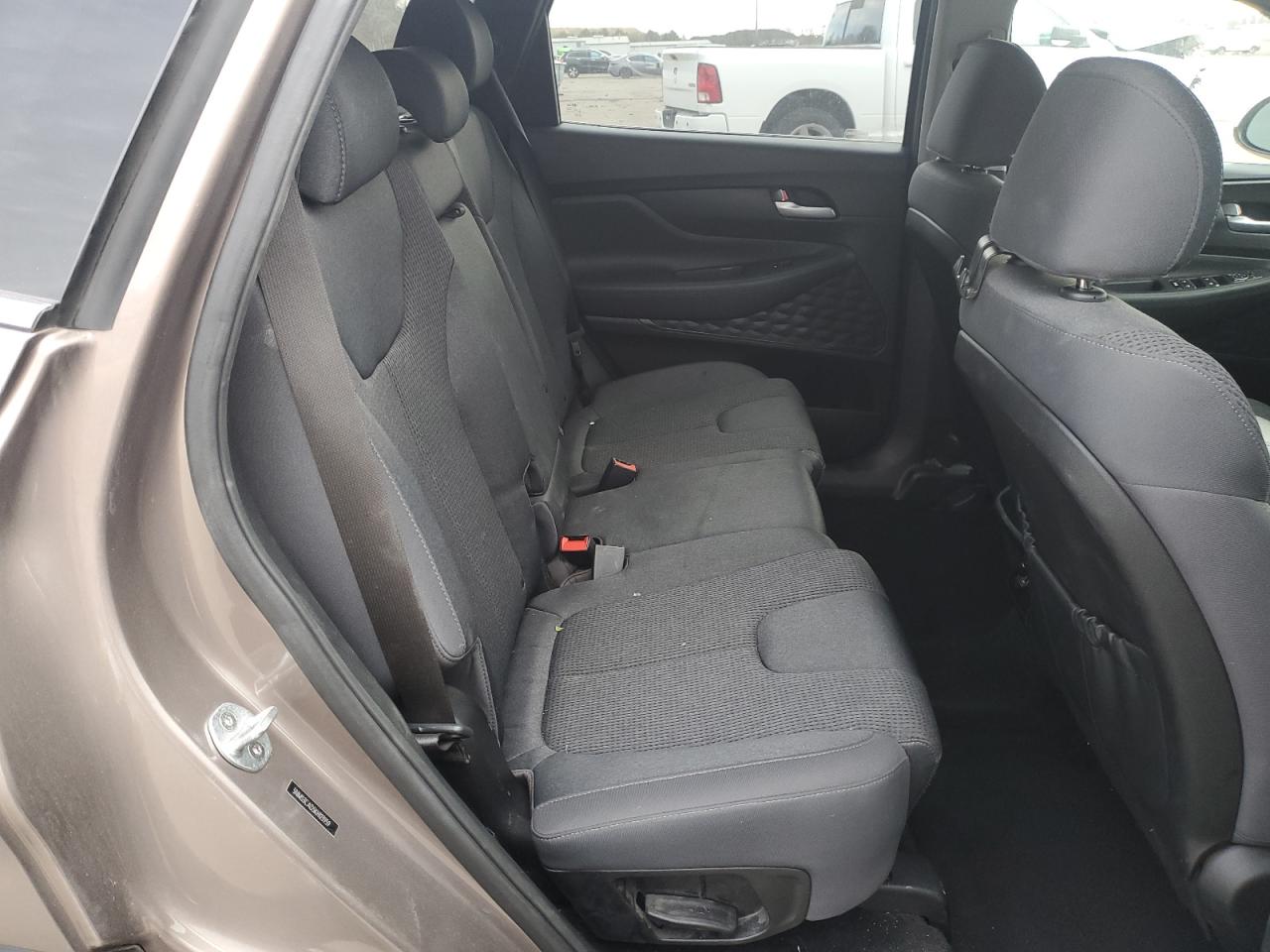 2019 Hyundai Santa Fe - Image 11