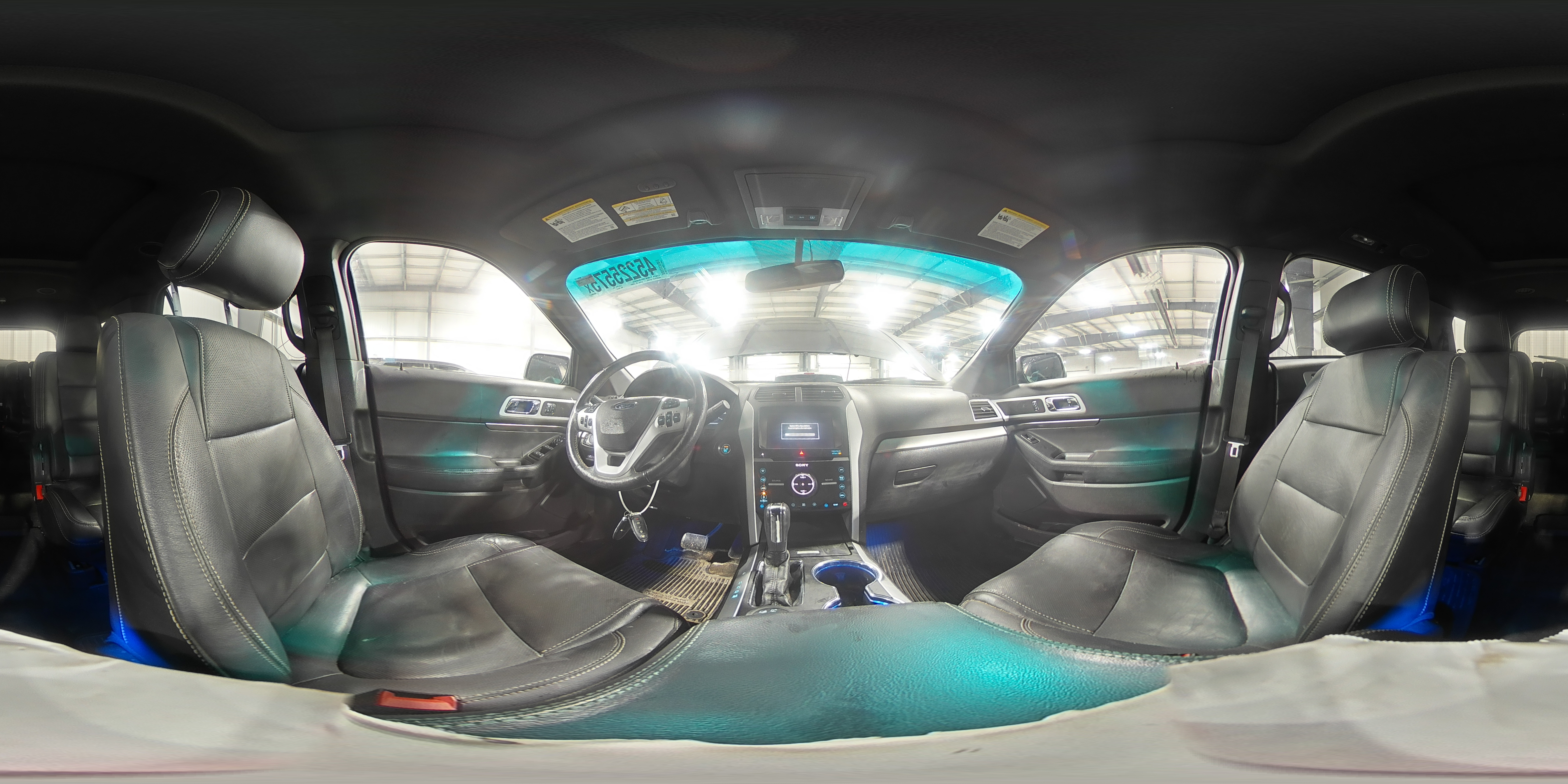 2015 Ford Explorer - Image 15