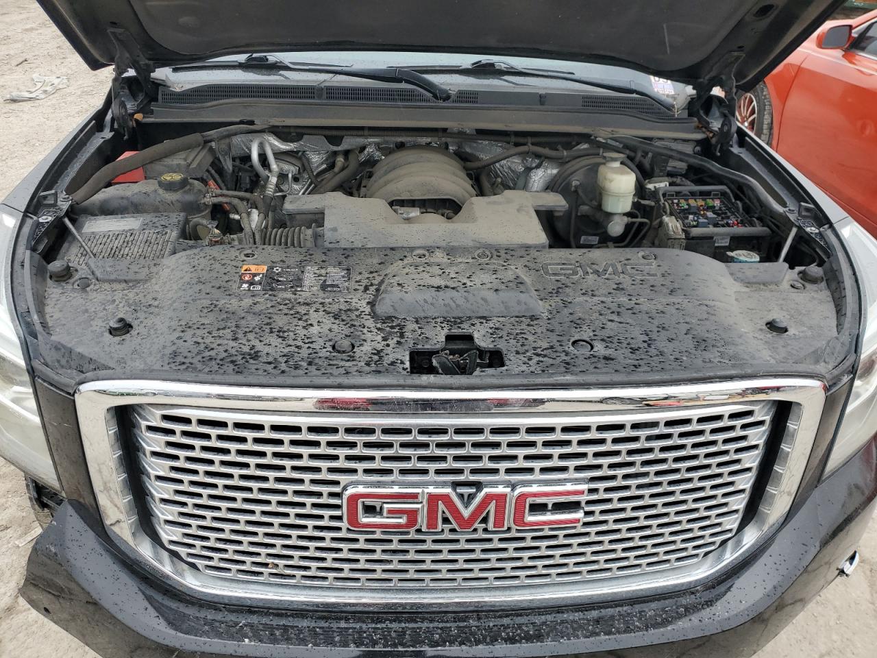 2015 GMC Yukon - Image 13