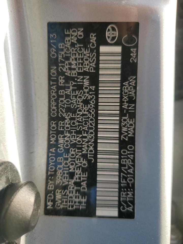 2013 Toyota Prius - Image 12
