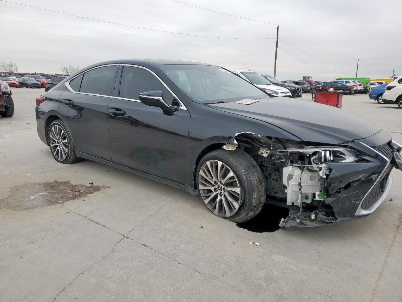 2019 Lexus ES - Image 4