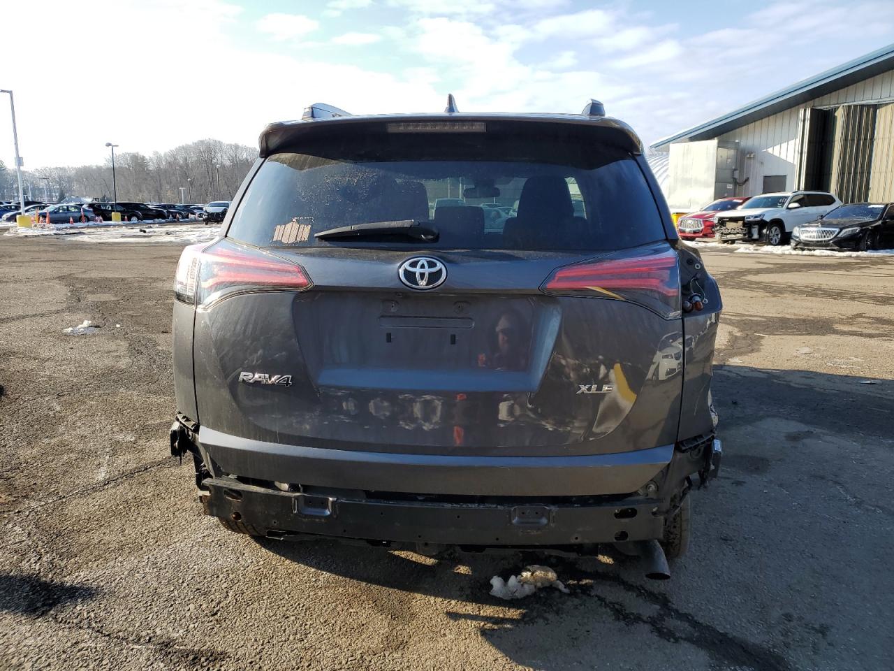 2018 Toyota RAV 4 - Image 6