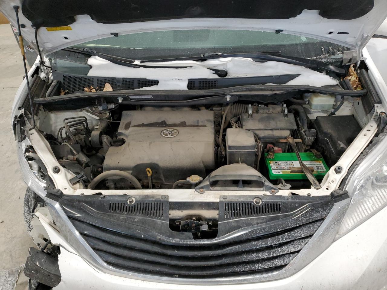 2014 Toyota Sienna - Image 12
