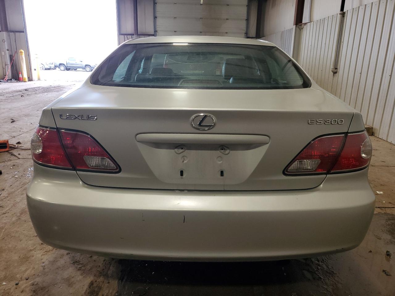 2003 Lexus ES - Image 6