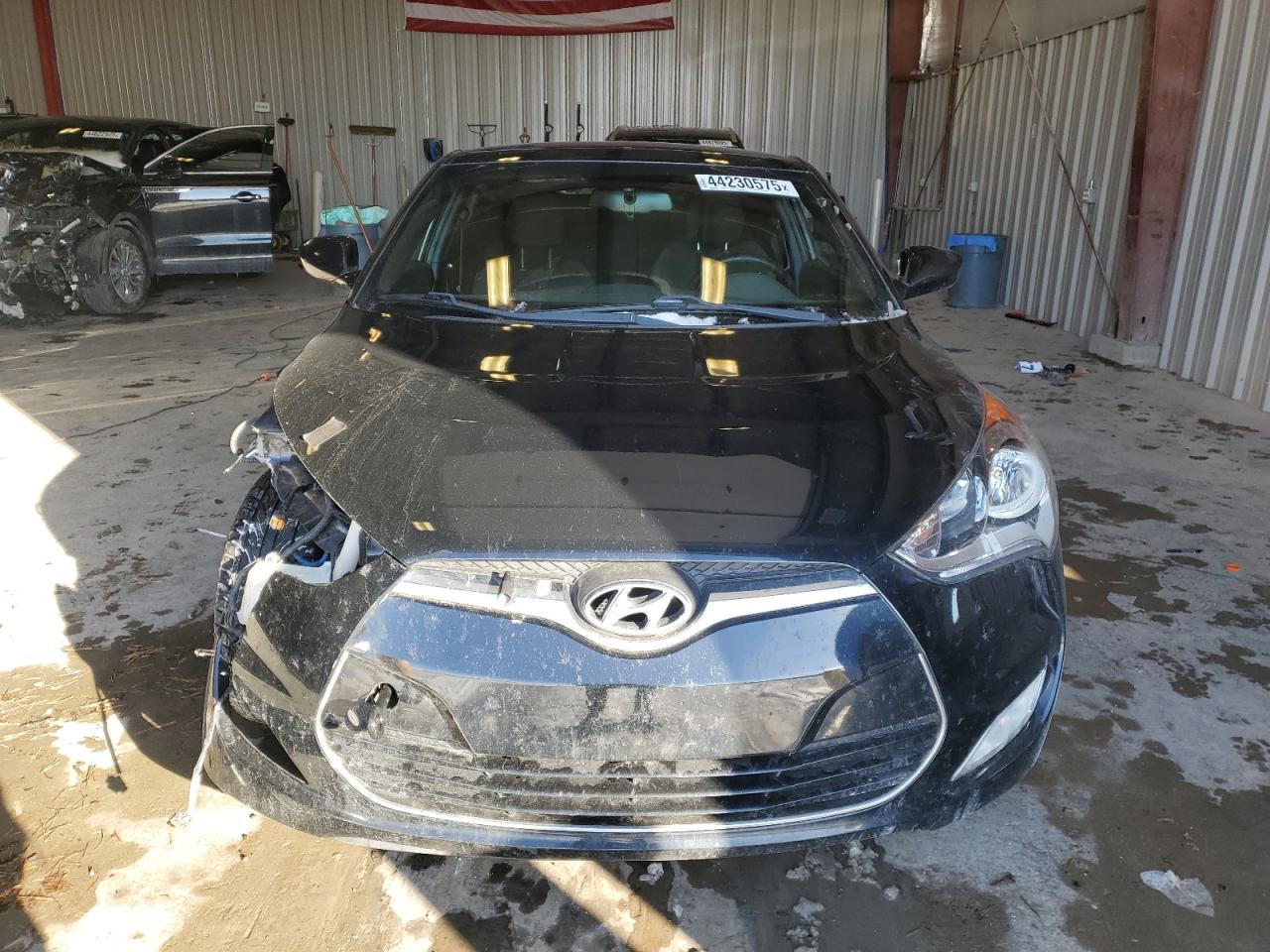 2017 Hyundai Veloster - Image 5
