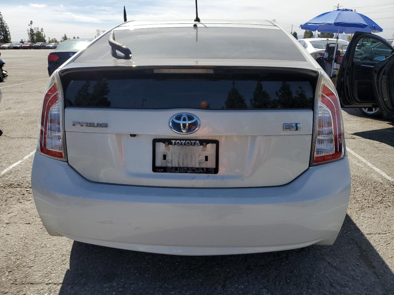 2015 Toyota Prius - Image 6