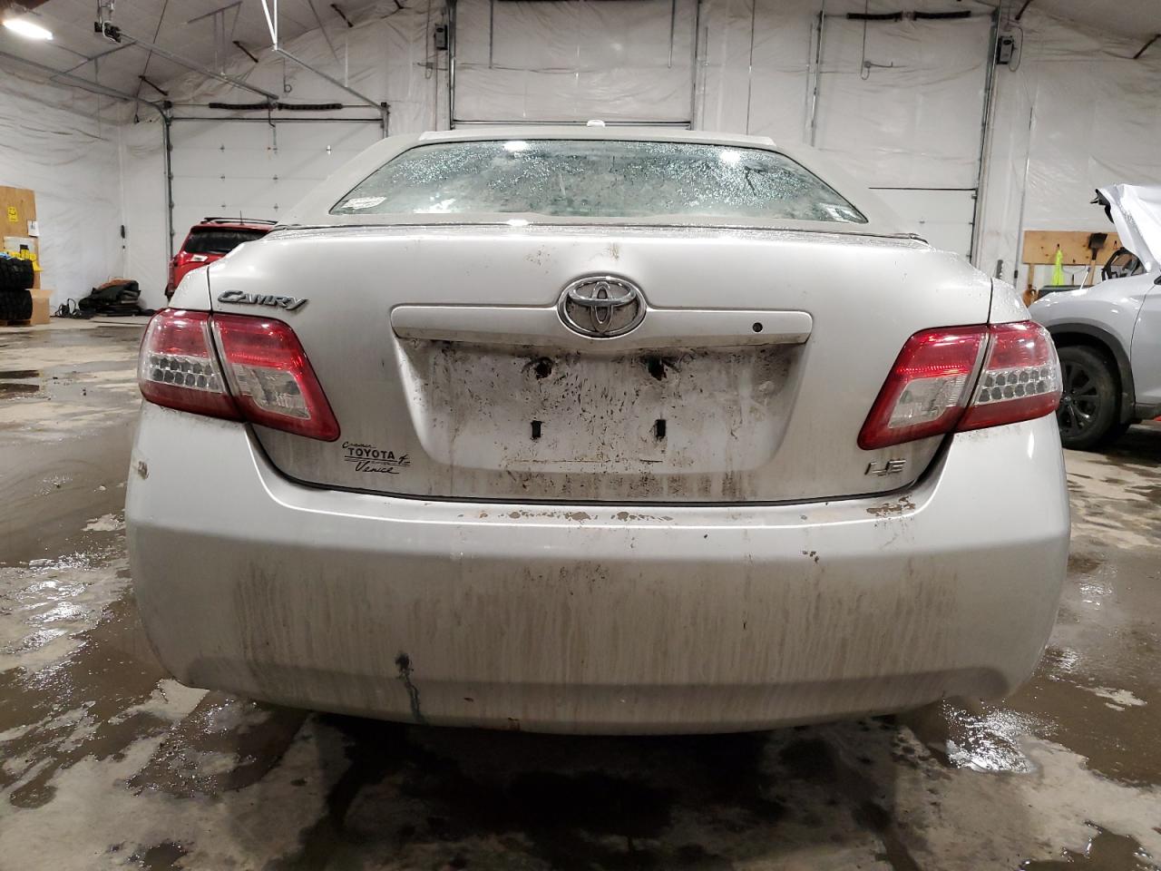 2011 Toyota Camry - Image 6