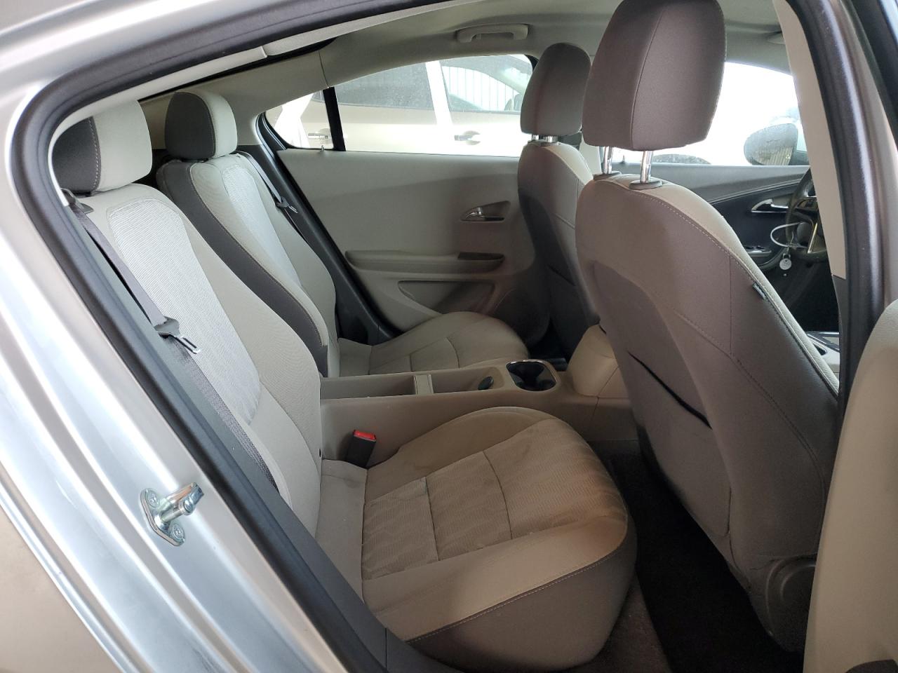 2013 Chevrolet Volt - Image 10